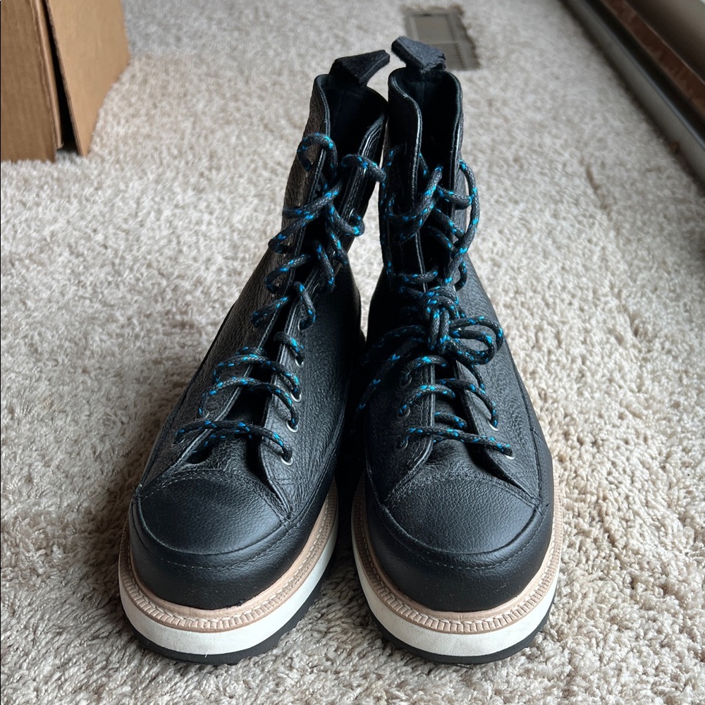 Converse Chuck Taylor All Star OG Black Explorer Boot Hi (M: 6.5/W: 8)